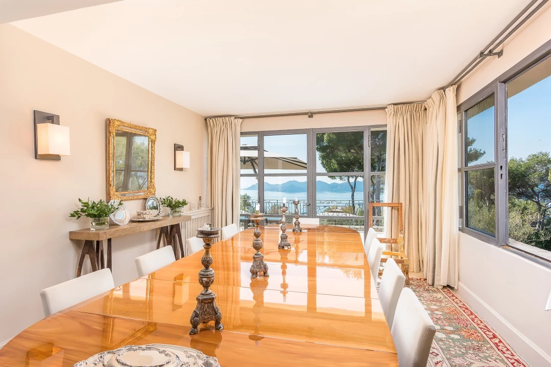 1680593627-Luxury Real estate rent Cannes villa Mosaique dining room.webp